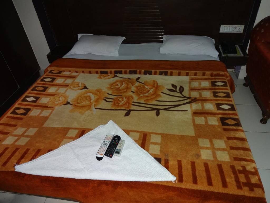 Hotel Elegant International Nueva Delhi Habitación foto